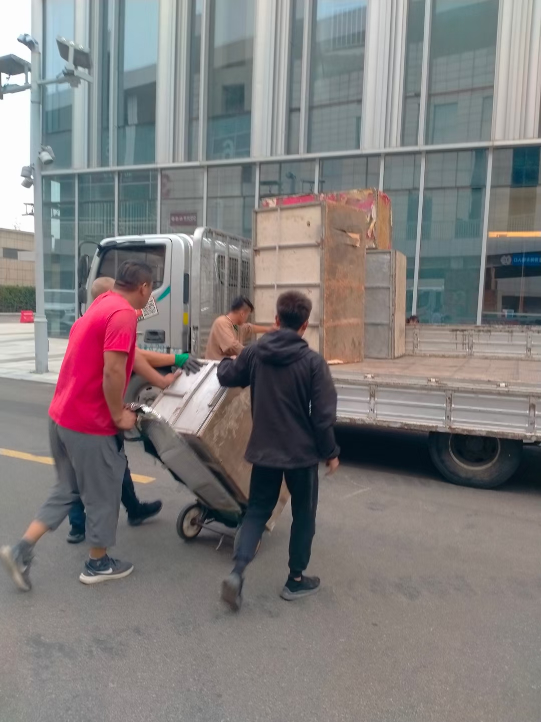 下雨天搬家注意事項(xiàng)免受雨水侵蝕 下雨天搬家注意事項(xiàng)免受雨水侵蝕